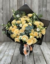Букет цветов из:  Розы и Лизиантусы в Пестриково