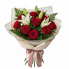Букет цветов из:  Лилии и Розы в Пестриково