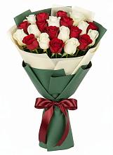 Букет Микс из красных и белых роз в Пестриково