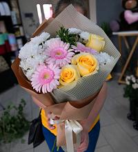 Букет цветов из:  Герберы, Розы и Хризантемы в Пестриково