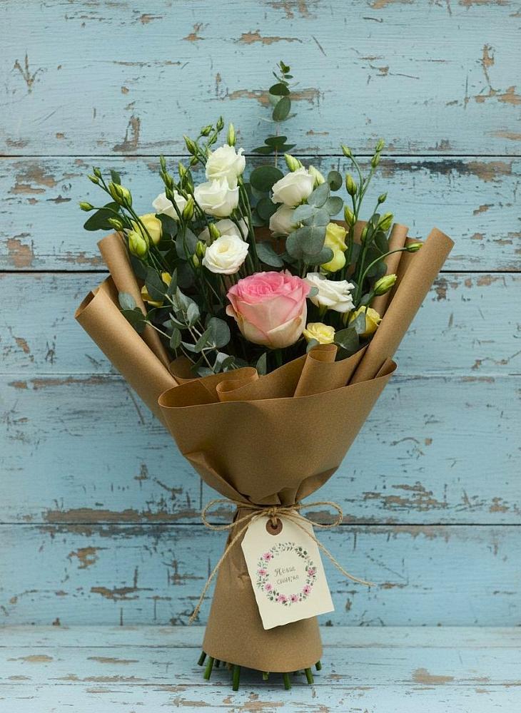 Букет цветов из: Розы и Лизиантусы в Пестриково