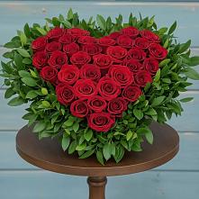 Цветочная композиция из Розы в виде сердца в Пестриково