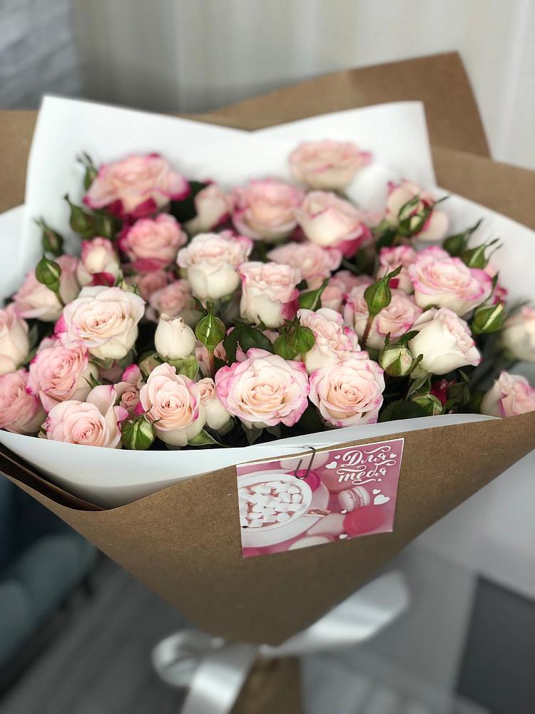 Букет цветов из: Розы в Пестриково