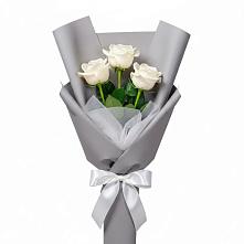 Букет 3 белые розы в Пестриково