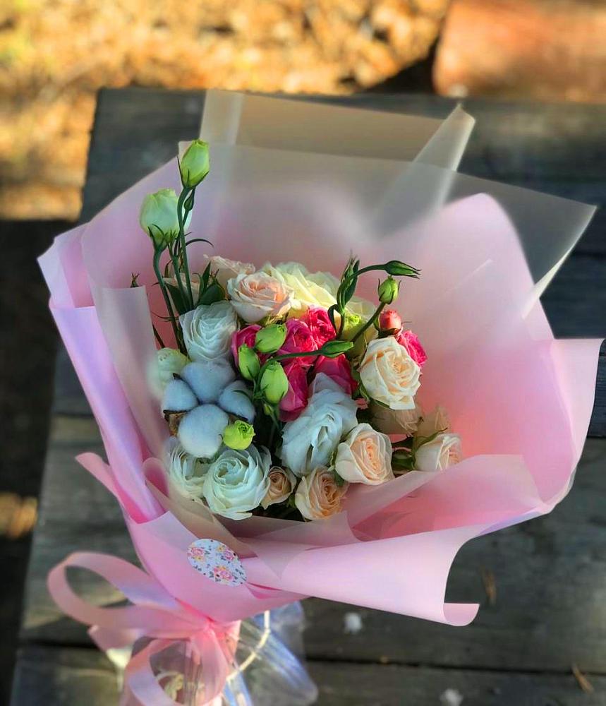 Букет цветов из: Розы и Лизиантусы в Пестриково