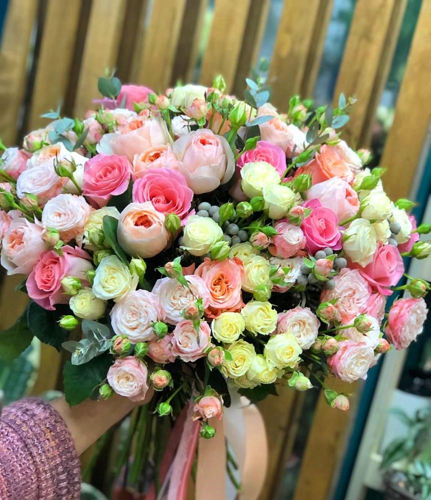 Букет цветов из: Розы в Пестриково