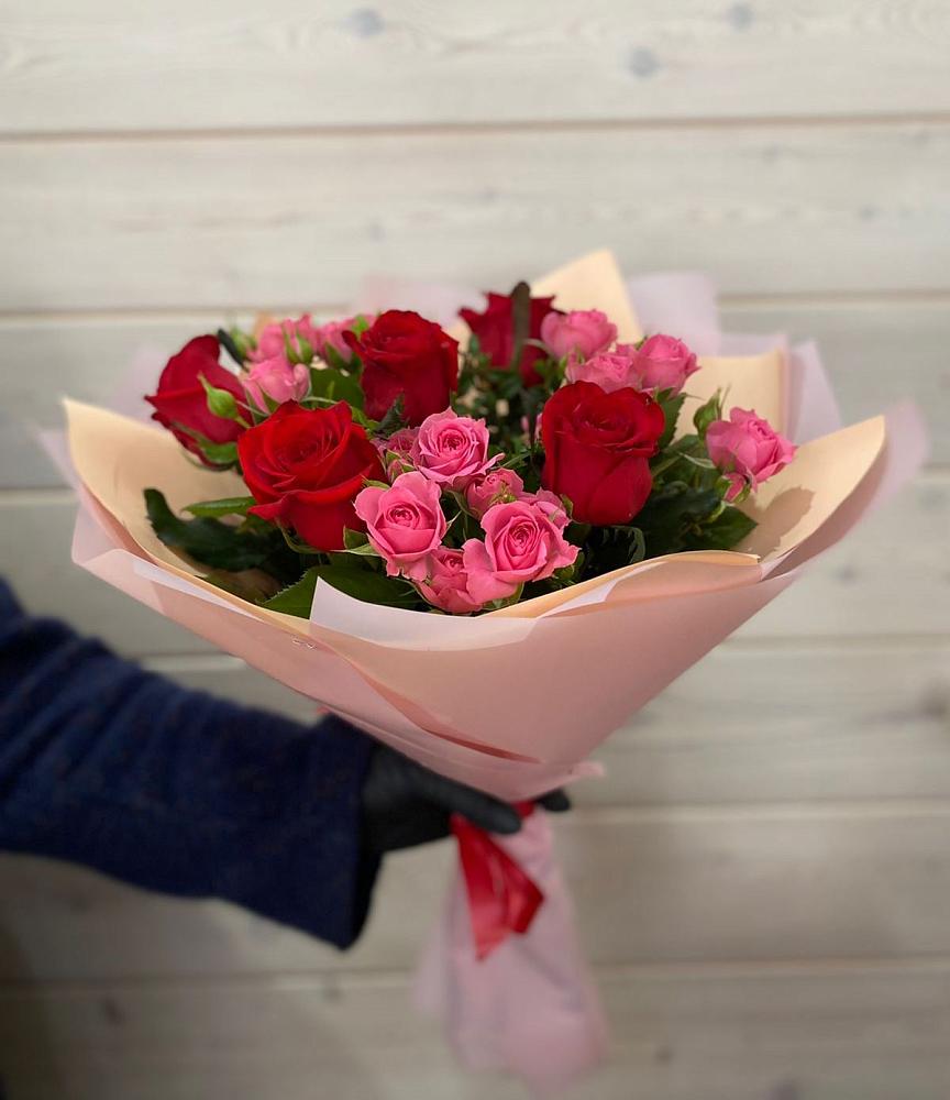 Букет цветов из: Розы в Пестриково