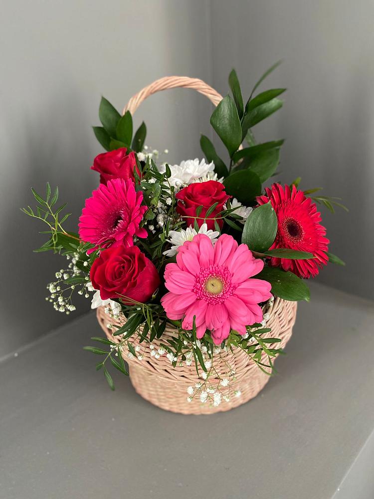 Цветочная композиция из Розы, Хризантемы и Герберы в корзине в Пестриково