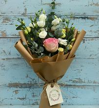 Букет цветов из:  Розы и Лизиантусы в Пестриково