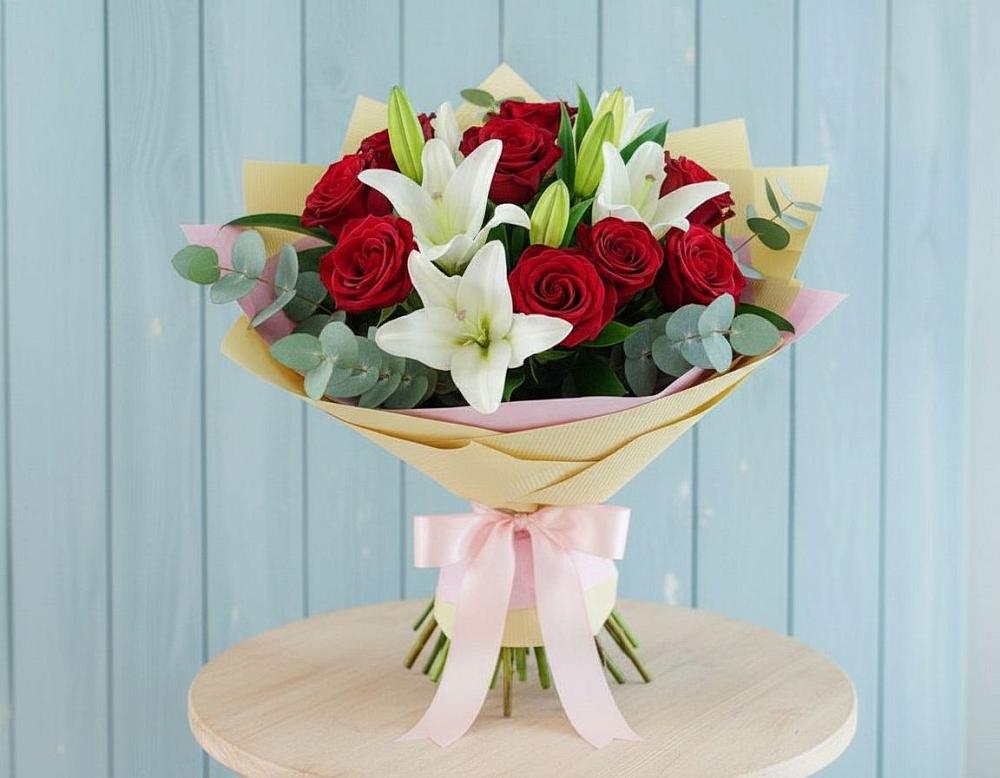Букет цветов из: Лилии и Розы в Пестриково